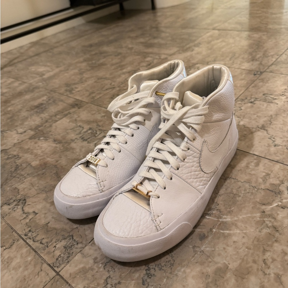 NIKE BLAZER royal qs triple white 8/10
